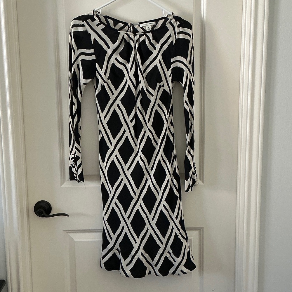 Banana Republic Women’s B&W Long-Sleeve Geometric Dress